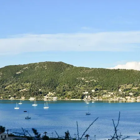 Lefkada Family Friendly House With Parking ,yard Appartement