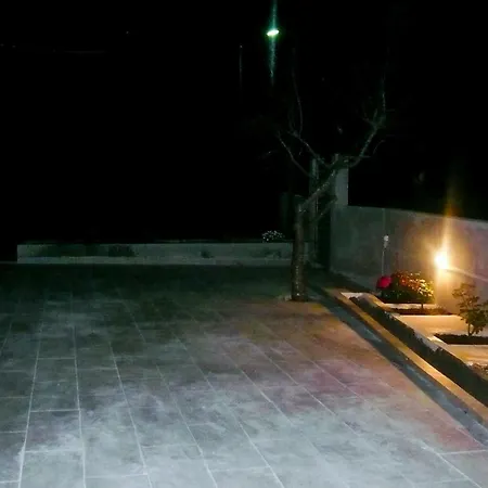 Appartement Lefkada Family Friendly House With Parking ,yard