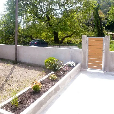 Lefkada Family Friendly House With Parking ,yard *