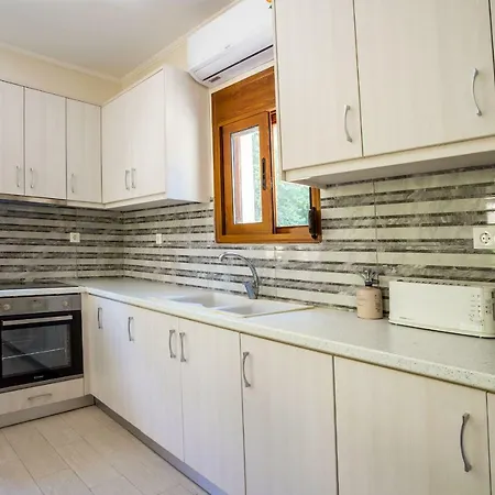 Apartment Lefkada Family Friendly House With Parking ,yard