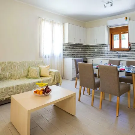 Lefkada Family Friendly House With Parking ,yard Apartment *